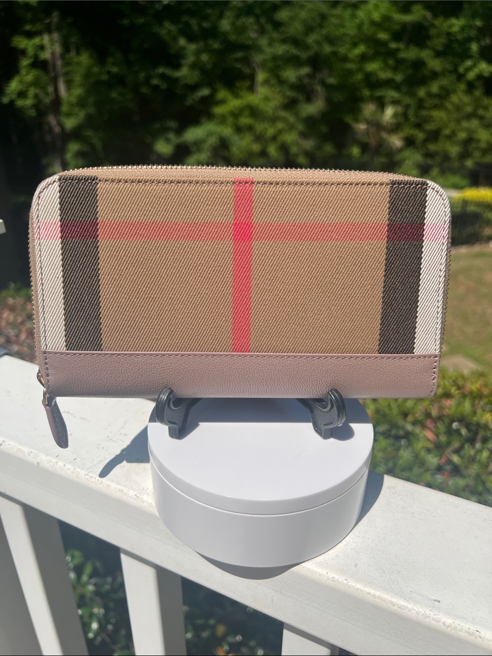 Burberry NWT $630 retail zip around classic check pattern long wallet w dust bag - Picture 8 of 17